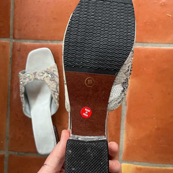 Beautiful Sandals - Picture 5 of 5